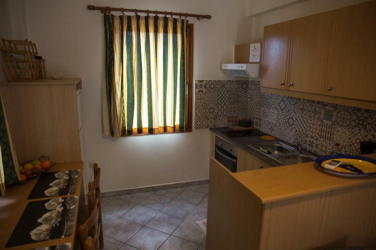 Appartamento Elena'S House Artemida  Esterno foto